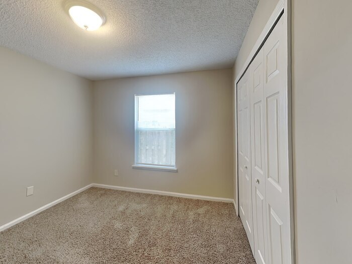 Building Photo - 6656 Delta Post Dr W