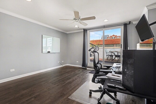 Building Photo - 331 E Cullerton St