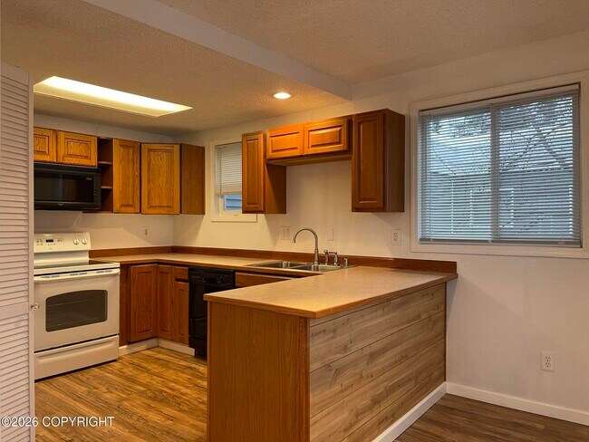 Building Photo - 3960 B Reka Dr