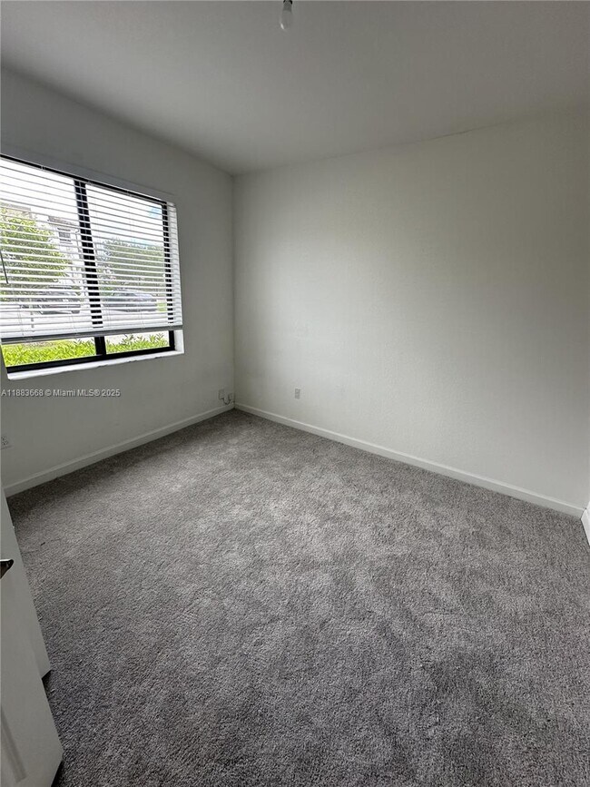 Building Photo - Northeast 3rd Place, North Miami Beach, FL 33179 - 3 BR 3 BA townhouse