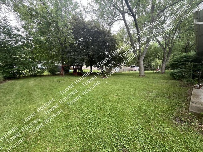 Building Photo - 493 Northfield Dr