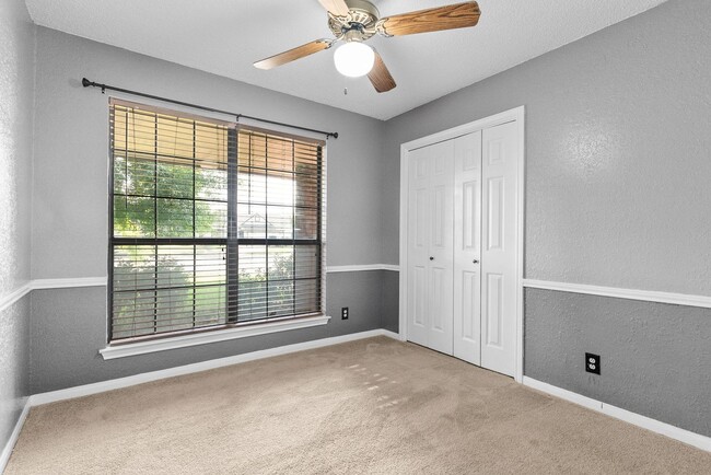 Building Photo - 4802 Canyon Cir