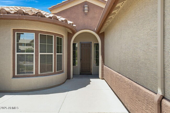 Building Photo - 2268 W River Rock Trail