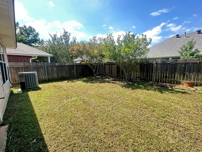 Building Photo - RIVERBROOKE-GATED COMMUNITY NEAR LSUS COLLEGE
