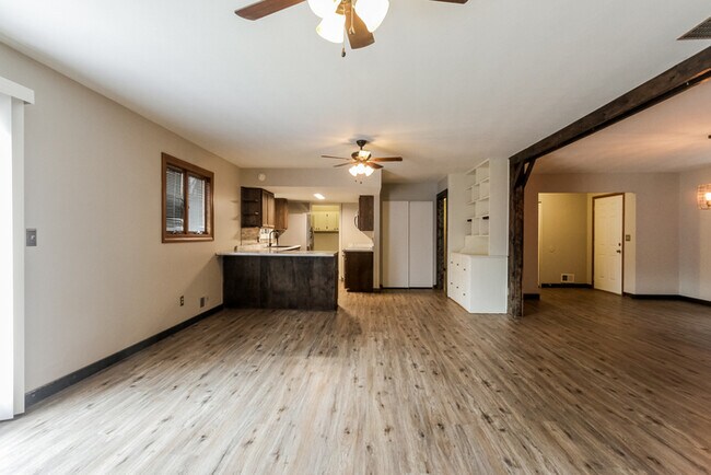 Building Photo - Wonderful 3 Bedroom Ranch