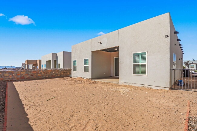 Building Photo - 13110 Emerald Isle St