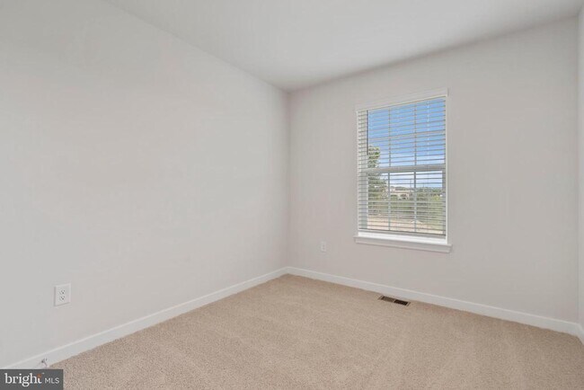 Building Photo - 16628 Green Glade Dr