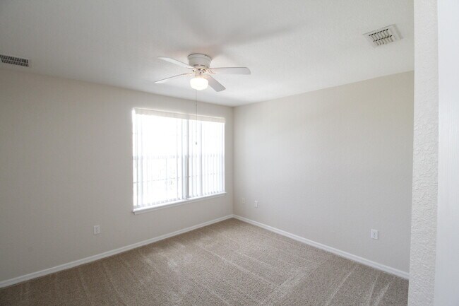 Building Photo - 105 Turpial Way