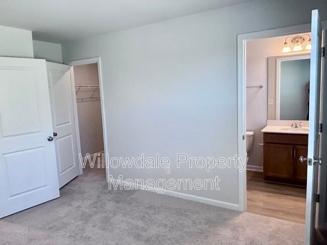 Building Photo - 398 Chesapeake Cmns St