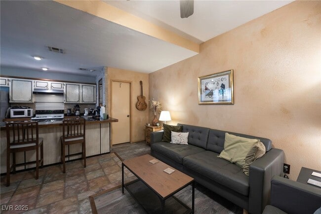 Building Photo - 1844 Mimosa Ct