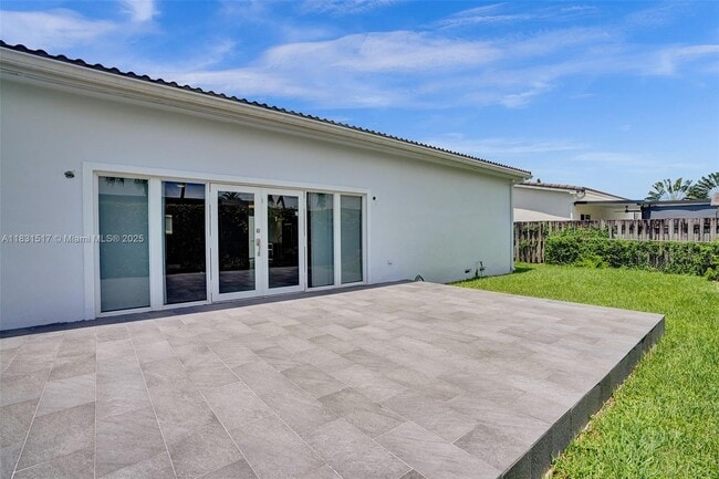 Building Photo - 8540 SW 20th St
