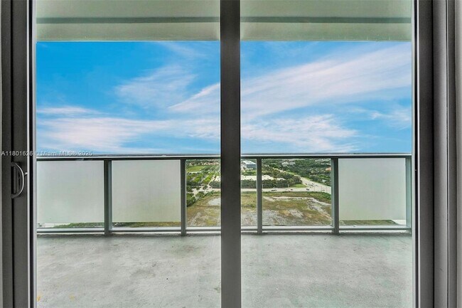 Building Photo - 2000 Metropica Wy