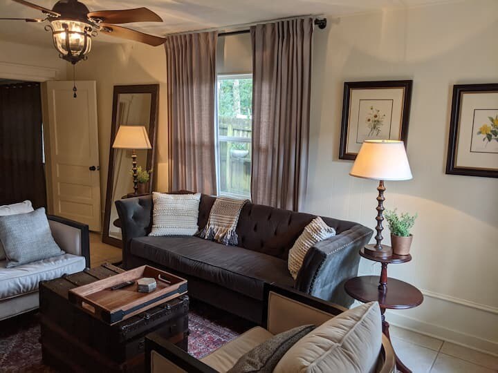 Building Photo - 606 E Minnesota Ave