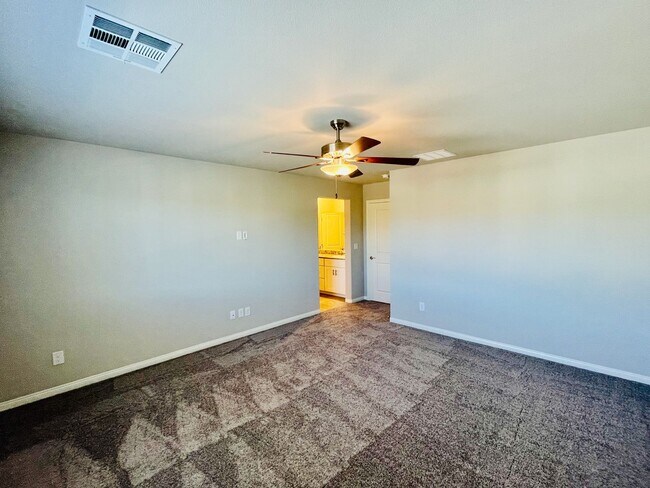 Building Photo - 4 Bd, 3 Bth, Newer Home, Granite Countertops and Entertainer’s Dream!