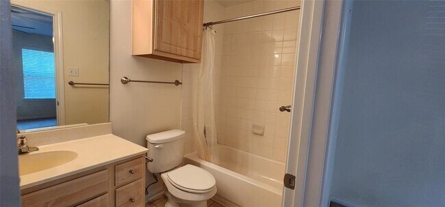 Building Photo - 2211 Place Rebecca Ln