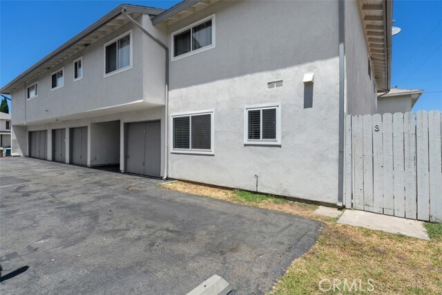 Building Photo - 17902 Baron Cir
