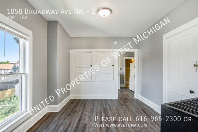 Building Photo - Available Now | 2 Bedroom 1 Bathroom in th...