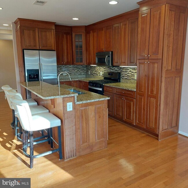 Building Photo - 12251 Roundwood Rd