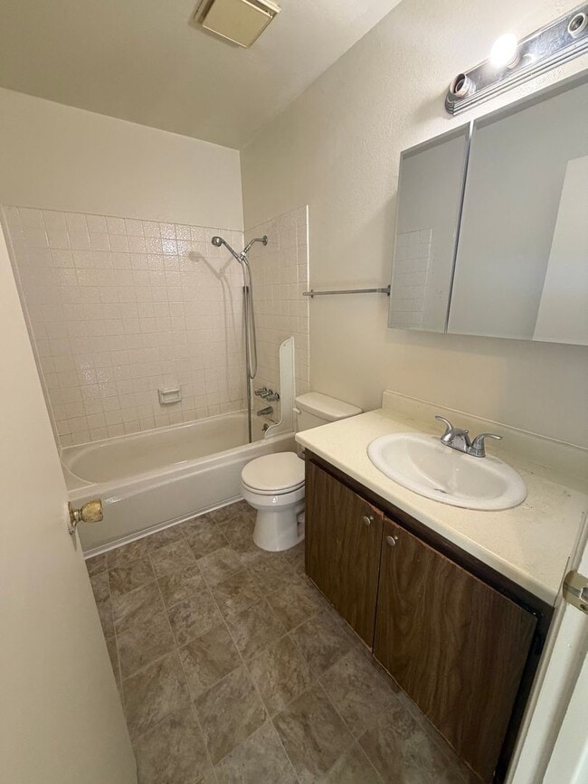 Building Photo - 612 Wigeon Way