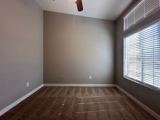 Building Photo - UPGRADED SINGLE STORY HOME WITH 4 BEDS, 2....