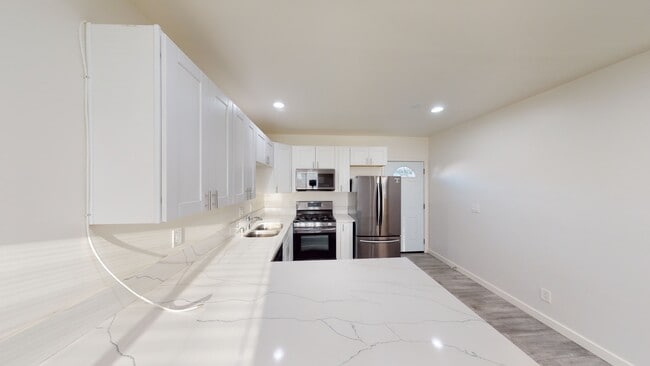 Building Photo - 5167 Remington Rd