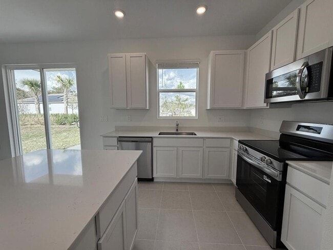 Building Photo - 2747 Skyline Lp