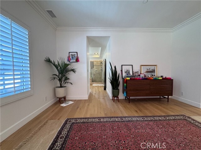 Building Photo - 2553 Santa Ana Ave