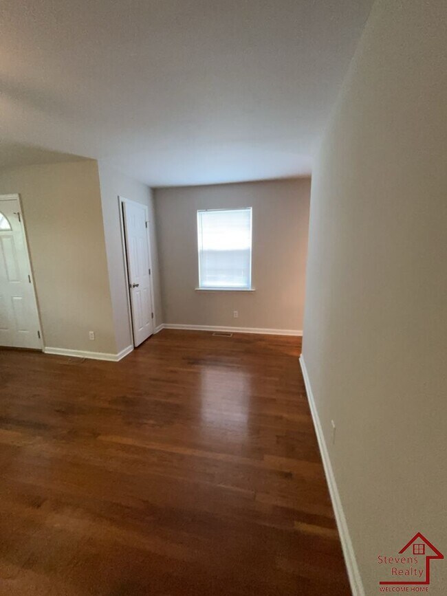 Building Photo - 209 Bermuda Dr