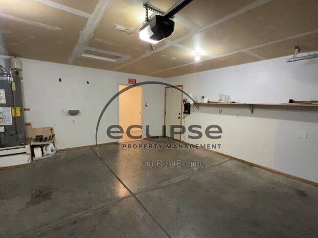 Building Photo - 560 Huntington Point Ln