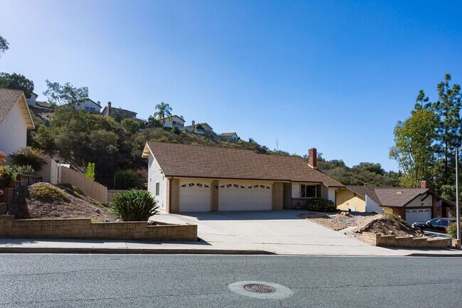 Building Photo - Traditional Home in North Fletcher Hills!
