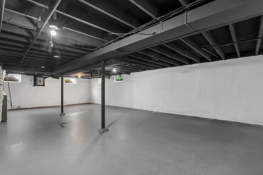 Building Photo - 3021 Henrietta St