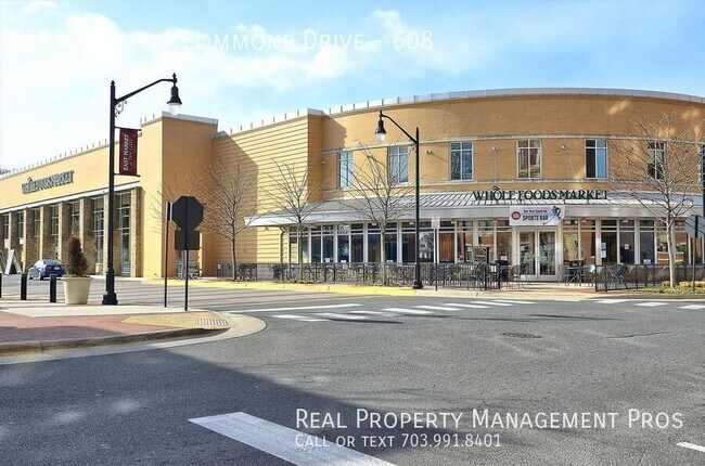 Building Photo - 4490 Market Commons Dr