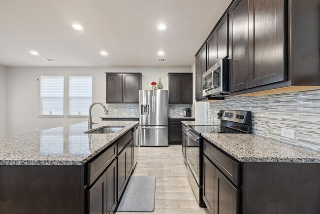 Building Photo - 408 Black Opal Dr