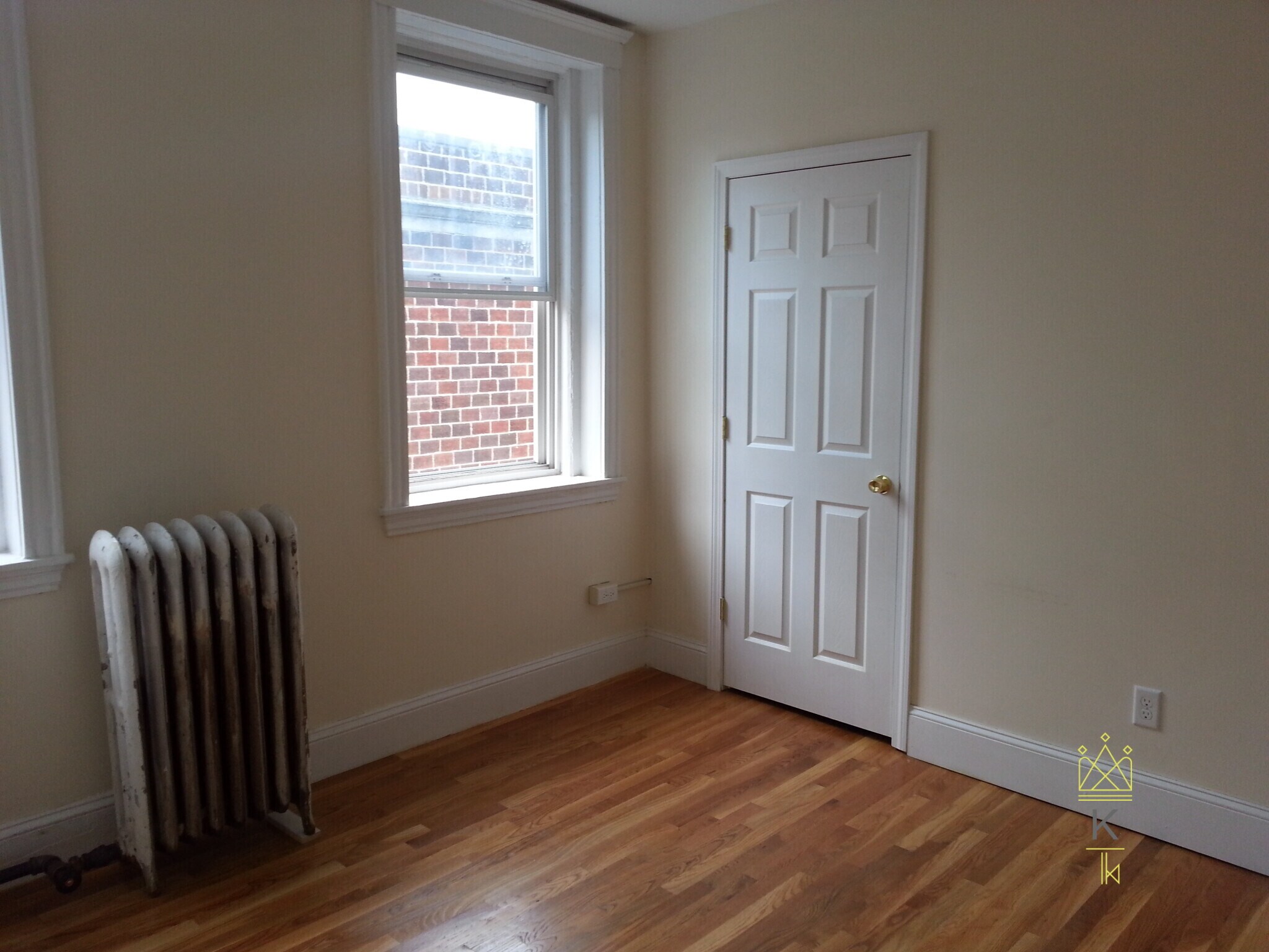 Building Photo - 62 Egmont St