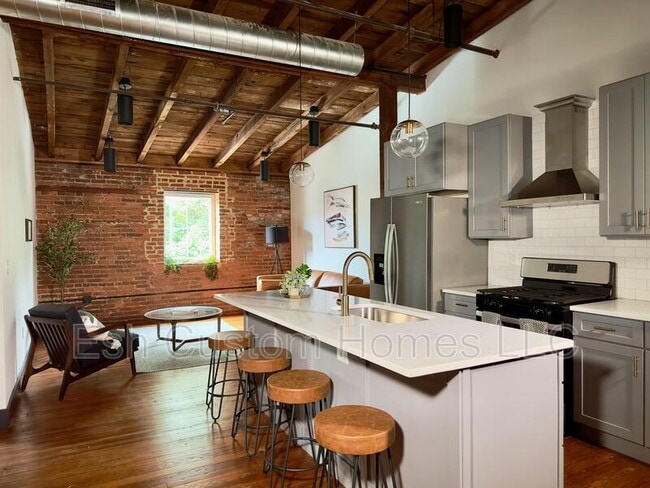 Building Photo - 437 W Grant St