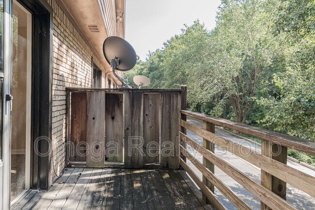 Building Photo - 3328 Warringwood Dr