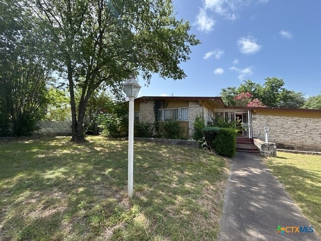 Building Photo - 1814 Crestridge Dr
