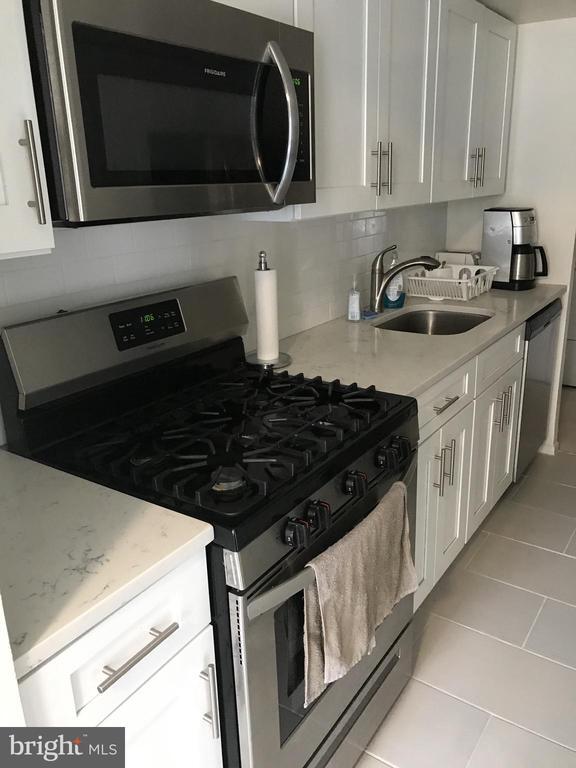 Building Photo - 1326 Spruce St