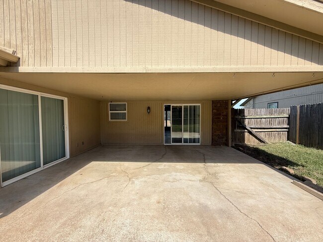Building Photo - 3 Bedroom in Jenks School district!!