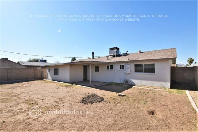 Building Photo - 1539 W 7th St