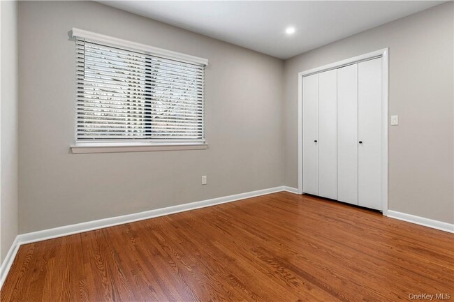 Building Photo - 50 Pondview Rd