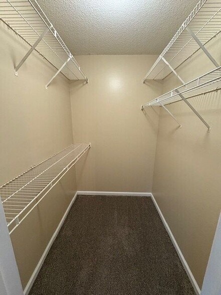 Building Photo - 3987 Sterling Pointe Dr