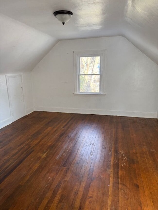 Building Photo - Make this your home 4Bedroom 2 bath home with one car garage $1530 per month