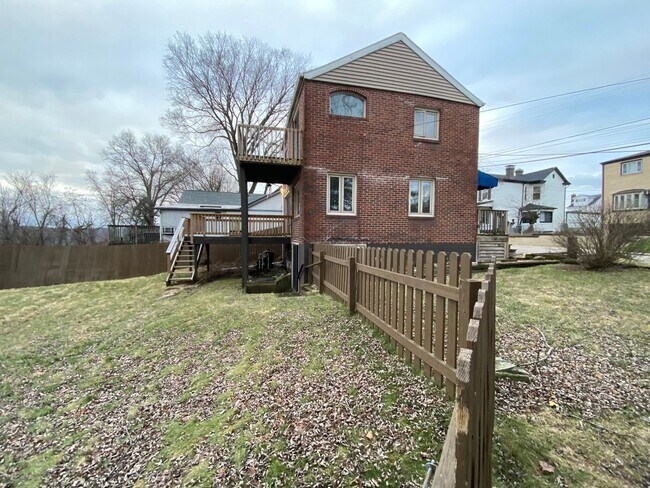 Primary Photo - Loft Style Single Family Home - HUGE Yard