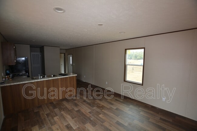 Building Photo - 2726 Shamrock Dr