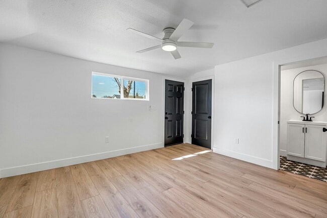 Building Photo - 406 Sierra Ave