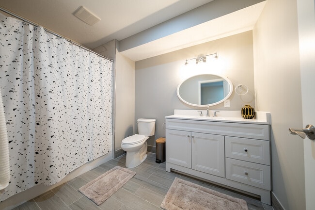 Building Photo - 6668 Coach House Ln