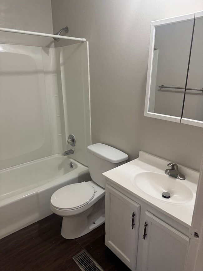 Building Photo - 927/929 Herold Avenue