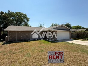 Building Photo - 7242 Glen Hill Dr