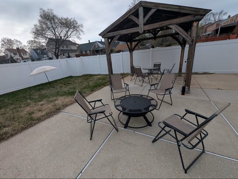 Building Photo - 2903 Topaz Rd